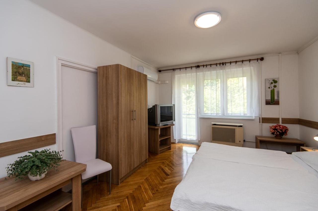 Kis Janos Apartman Sopron Extérieur photo